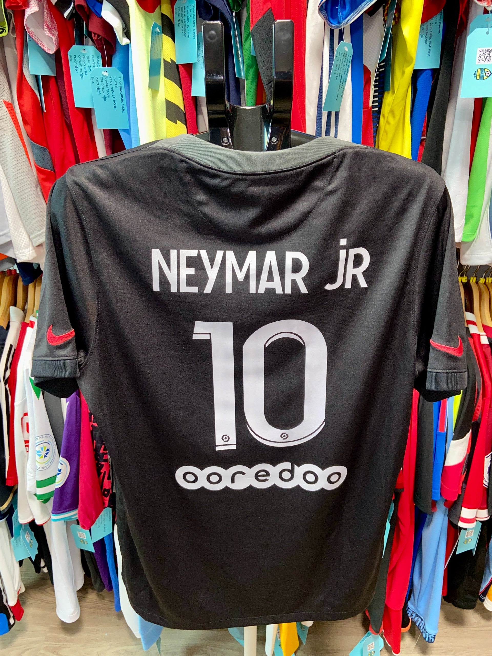 Air Jordan Paris Saint-Germain 2021-22 Neymar Jr. #10 Third - Men